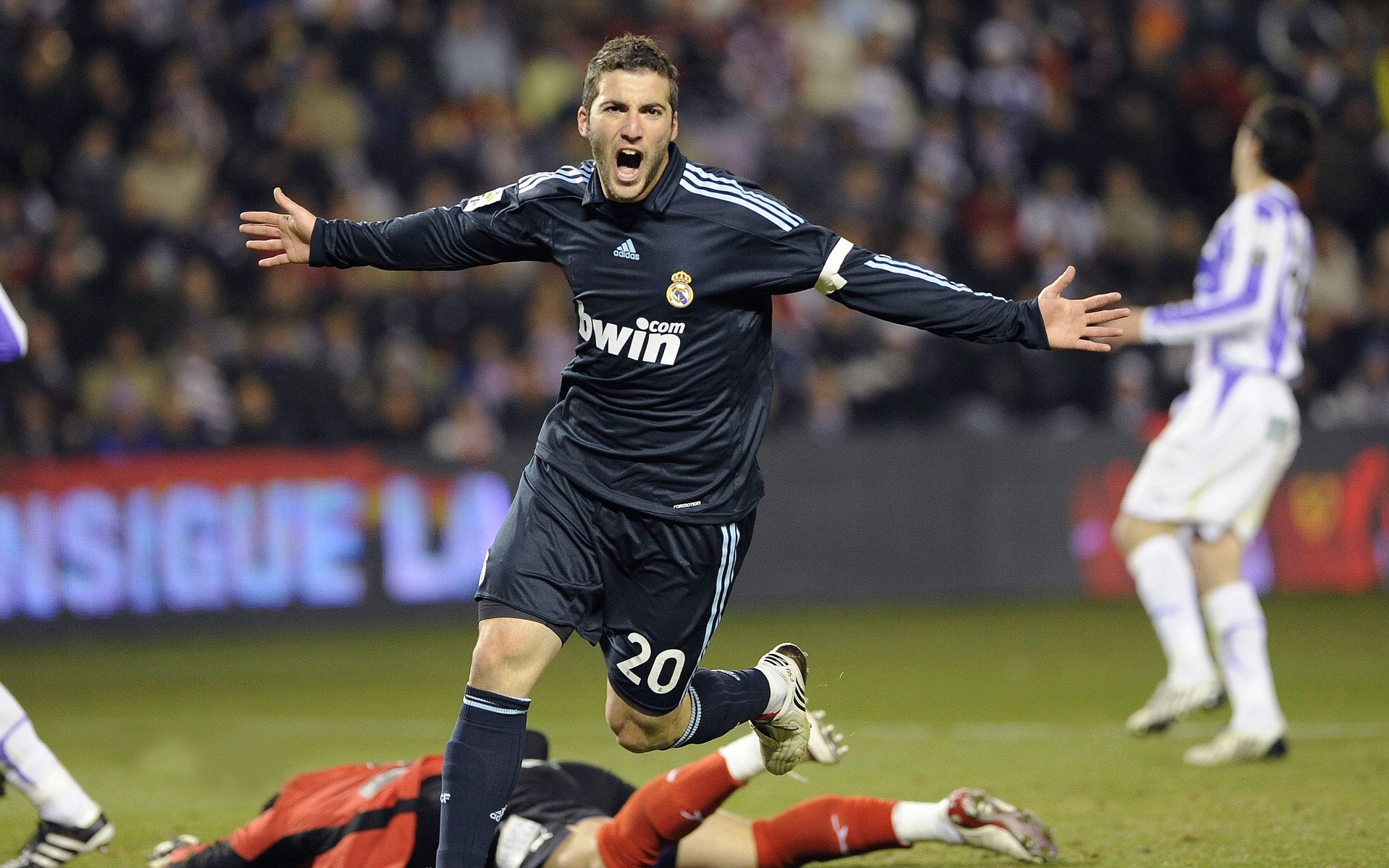 大坂直美迎来二十赛季出色发挥，公牛观众热烈欢呼！热度持续攀升