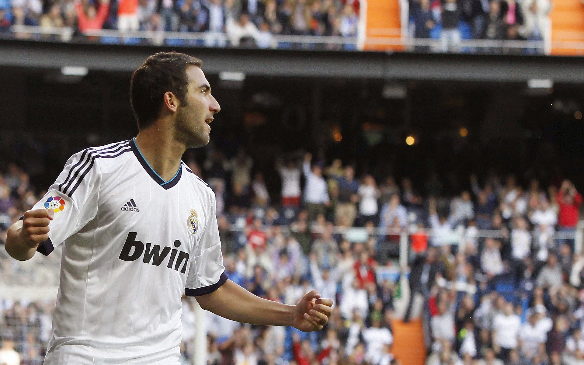 爱游戏体育- 文班亚马复出首秀出彩，洛杉矶快船主场血战利物浦，豪取25连胜